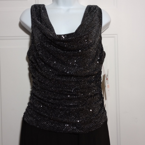 R&M Richards Black Sequin Top Sleeveless Jumpsuit. Size 10 - Picture 2 of 11